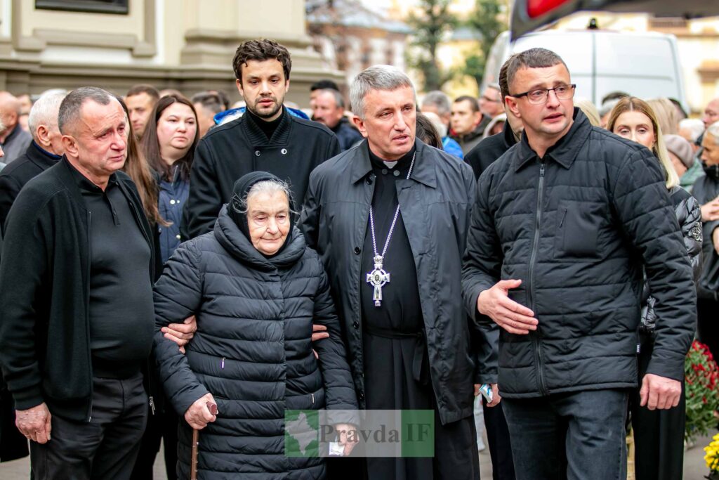 У Франківську попрощалися із підприємцем Володимиром Балагурою. ФОТО