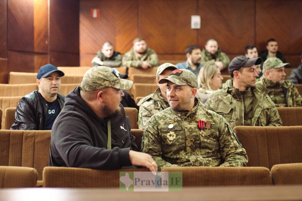 Cесія Івано-Франківської міськради в обличчях. ФОТОРЕПОРТАЖ