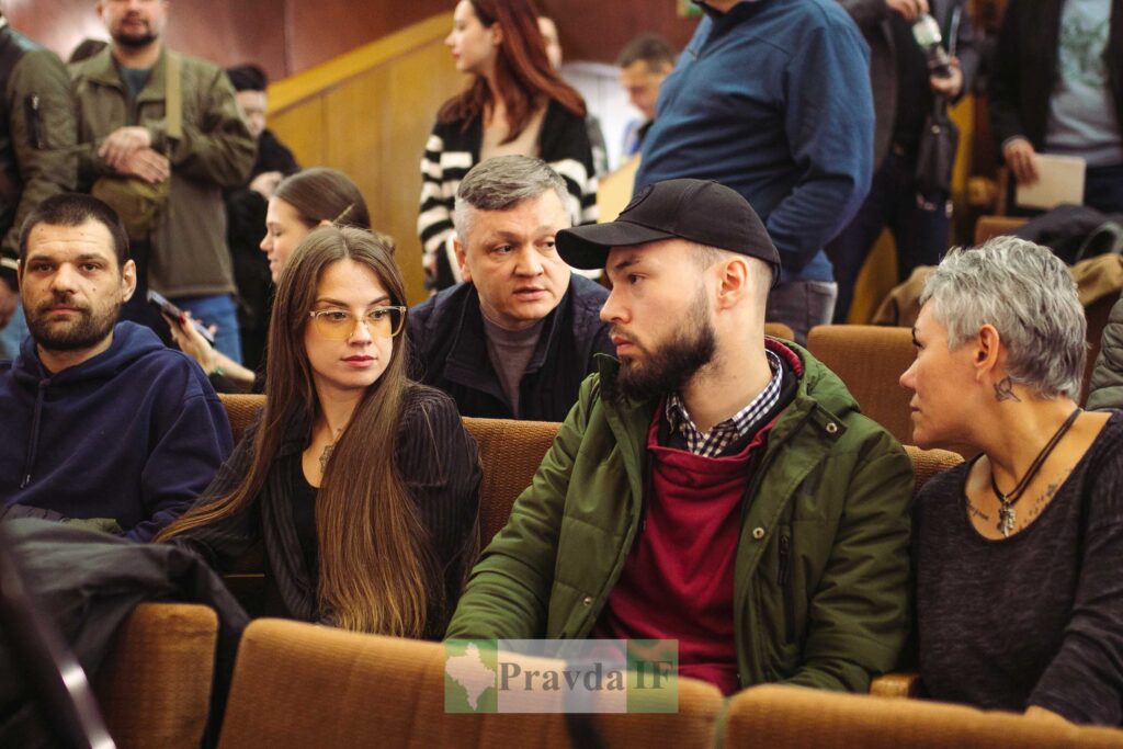 Cесія Івано-Франківської міськради в обличчях. ФОТОРЕПОРТАЖ