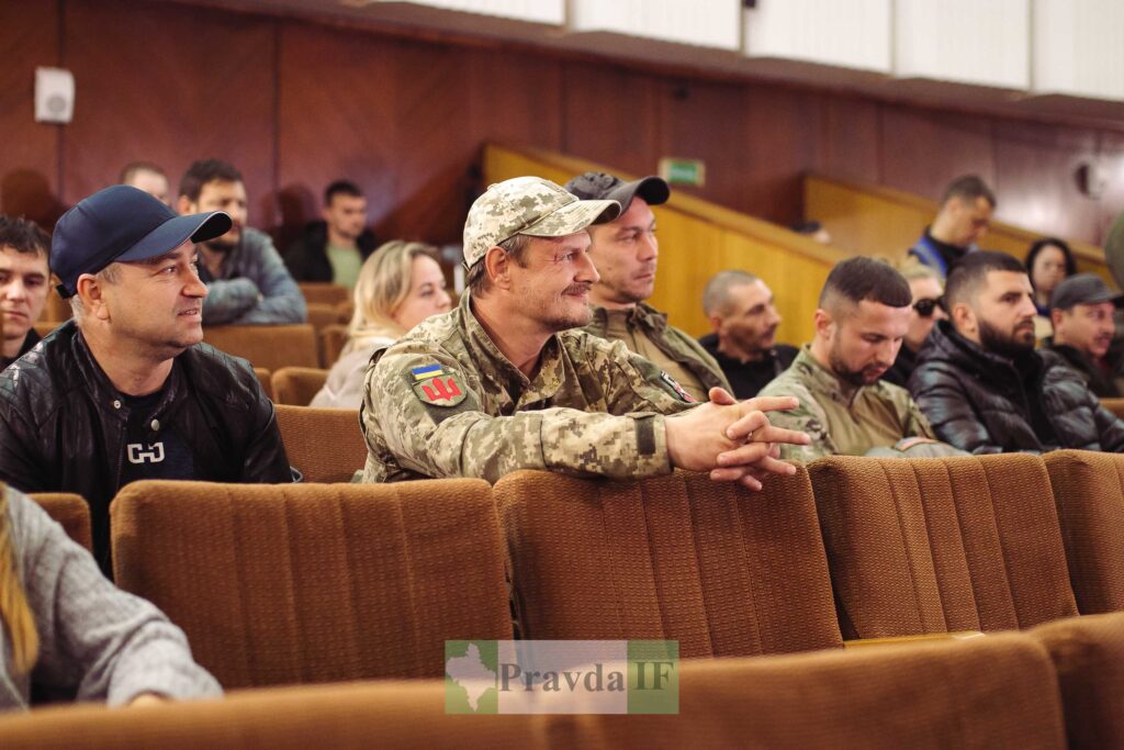 Cесія Івано-Франківської міськради в обличчях. ФОТОРЕПОРТАЖ