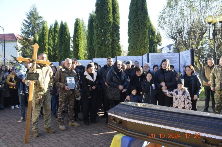 Сьогодні Богородчанська громада проведе в останню путь загиблого на війні Віктора Олексина