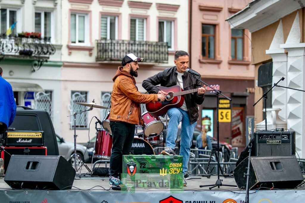 Як у Івано-Франківську відзначали День захисників та захисниць. ФОТОРЕПОРТАЖ