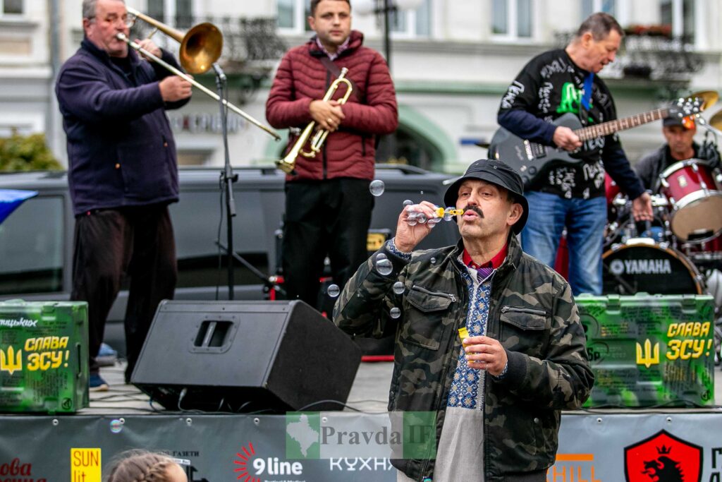 Як у Івано-Франківську відзначали День захисників та захисниць. ФОТОРЕПОРТАЖ