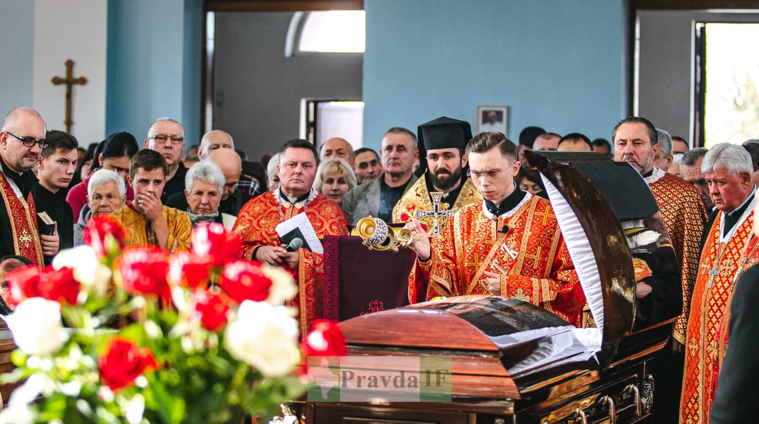 У Тисмениці поховали відомого співака Богдана Сташківа та його друга Романа Шпука, котрі загинули в ДТП ФОТО