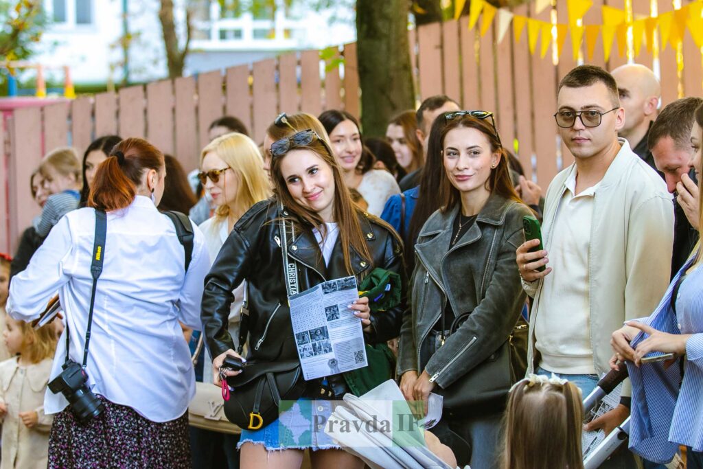 Івано-франківський дитячий садок "Вулик" провів благодійний ярмарок з нагоди десятої річниці заснування. ФОТОРЕПОРТАЖ