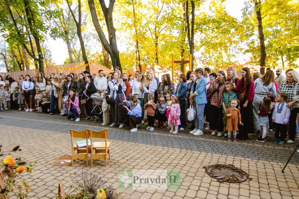 Івано-франківський дитячий садок "Вулик" провів благодійний ярмарок з нагоди десятої річниці заснування. ФОТОРЕПОРТАЖ