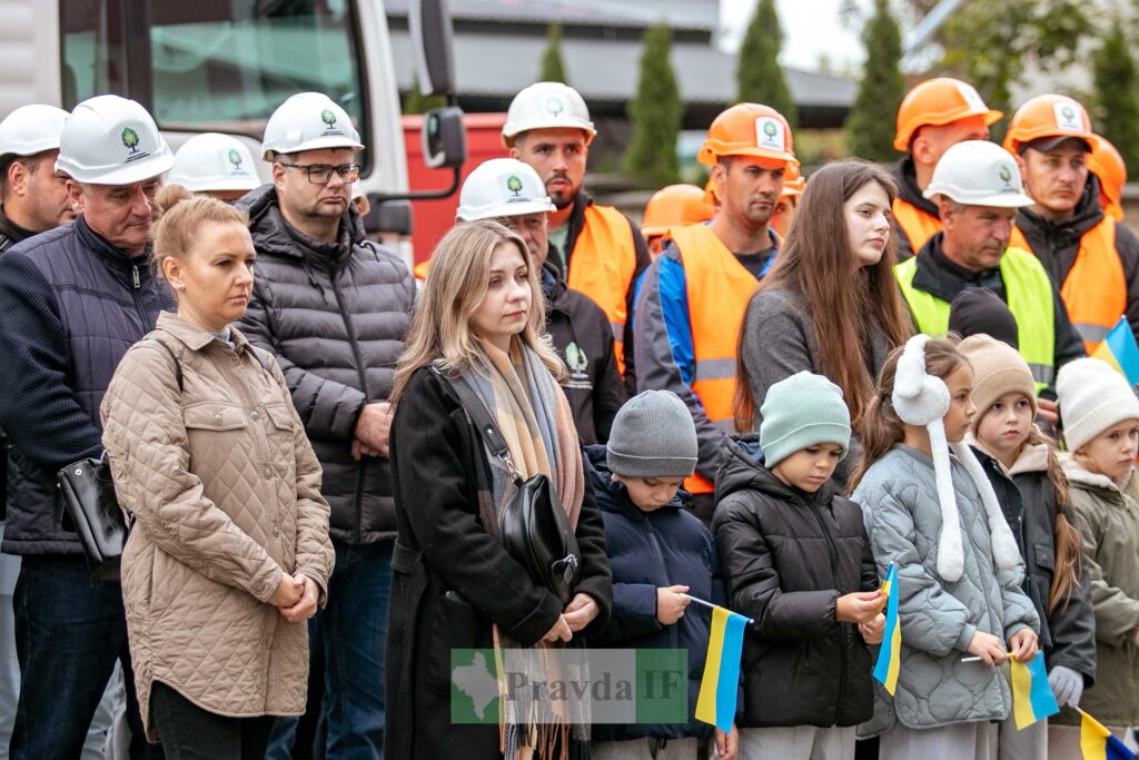 У Франківську відкрили Стелу загиблим героям