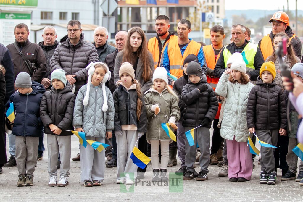 У Франківську відкрили Стелу загиблим героям