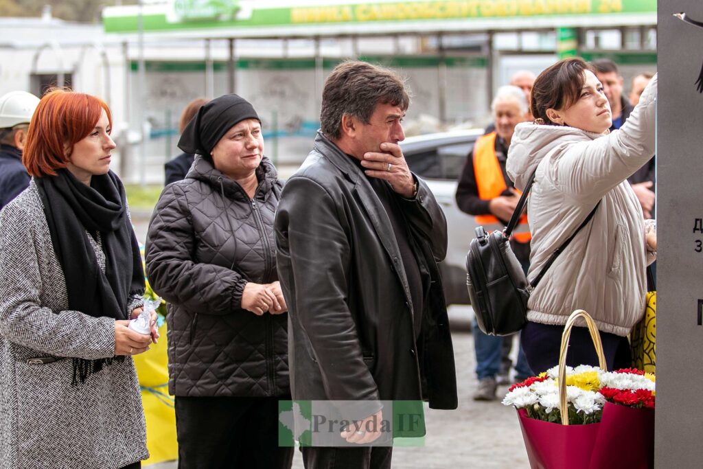 У Франківську відкрили Стелу загиблим героям