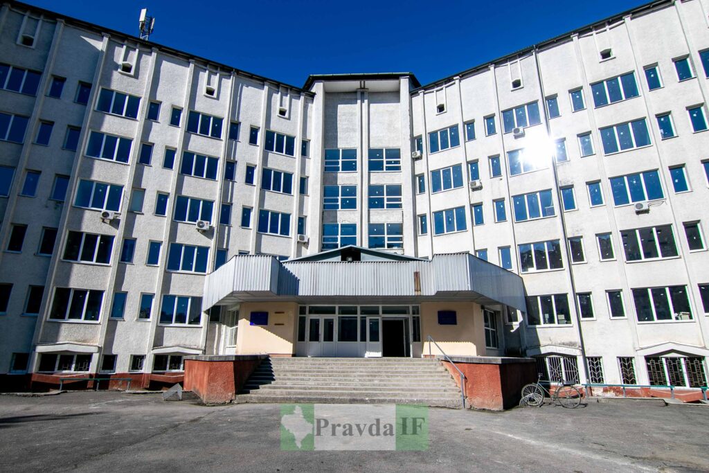 після ураження російською ракетою,Ігор Чудик,В ІФНТУНГ відновили 10 навчальних корпусів