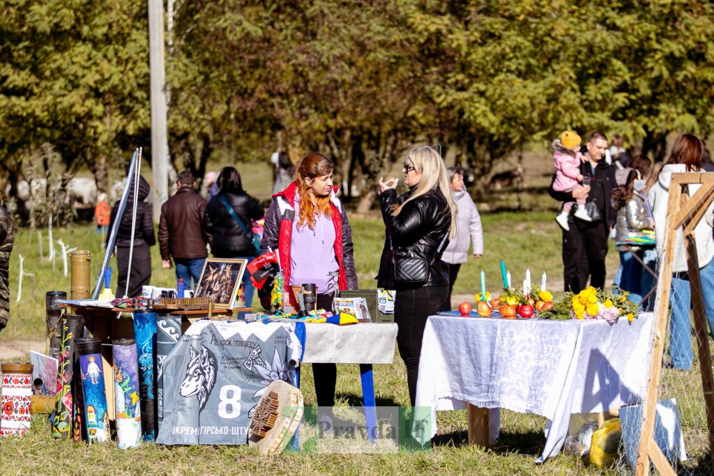 В Івано-Франківській громаді провели благодійний "Яблучний фестиваль" ФОТОРЕПОРТАЖ