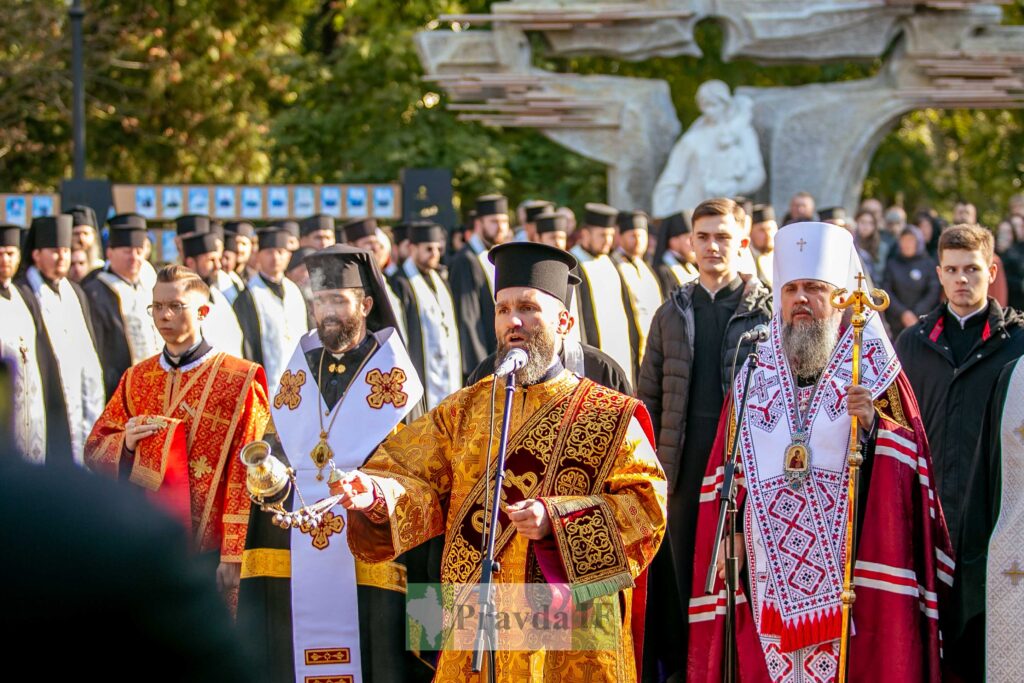 У Івано-Франківську предстоятель ПЦУ Епіфаній очолив акцію «Дзвін пам’яті» за полеглими захисниками