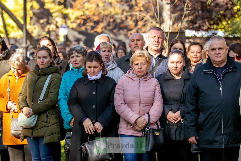 У Івано-Франківську предстоятель ПЦУ Епіфаній очолив акцію «Дзвін пам’яті» за полеглими захисниками