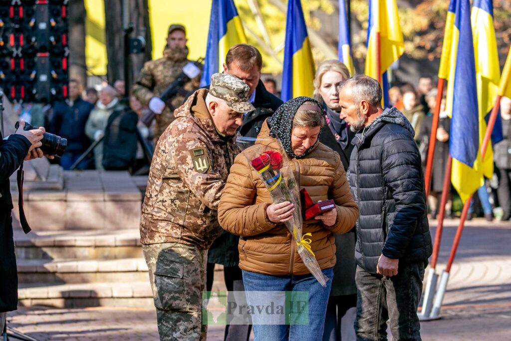 У Івано-Франківську предстоятель ПЦУ Епіфаній очолив акцію «Дзвін пам’яті» за полеглими захисниками