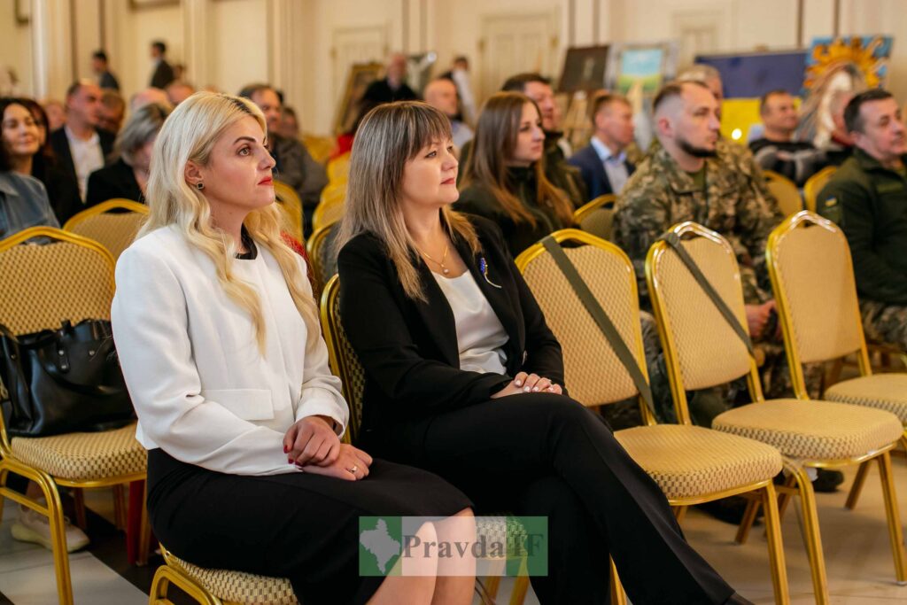 В Коломиї на благодійному аукціоні виручили понад 2,5 млн грн на потреби 102 бригади ФОТО