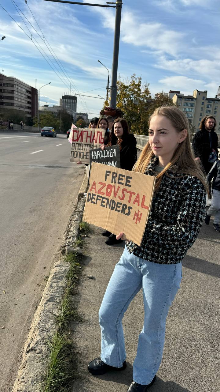 Франківці вкотре зібралися на акцію підтримки полонених та зниклих безвісти захисників