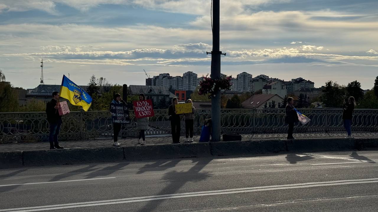 Франківці вкотре зібралися на акцію підтримки полонених та зниклих безвісти захисників