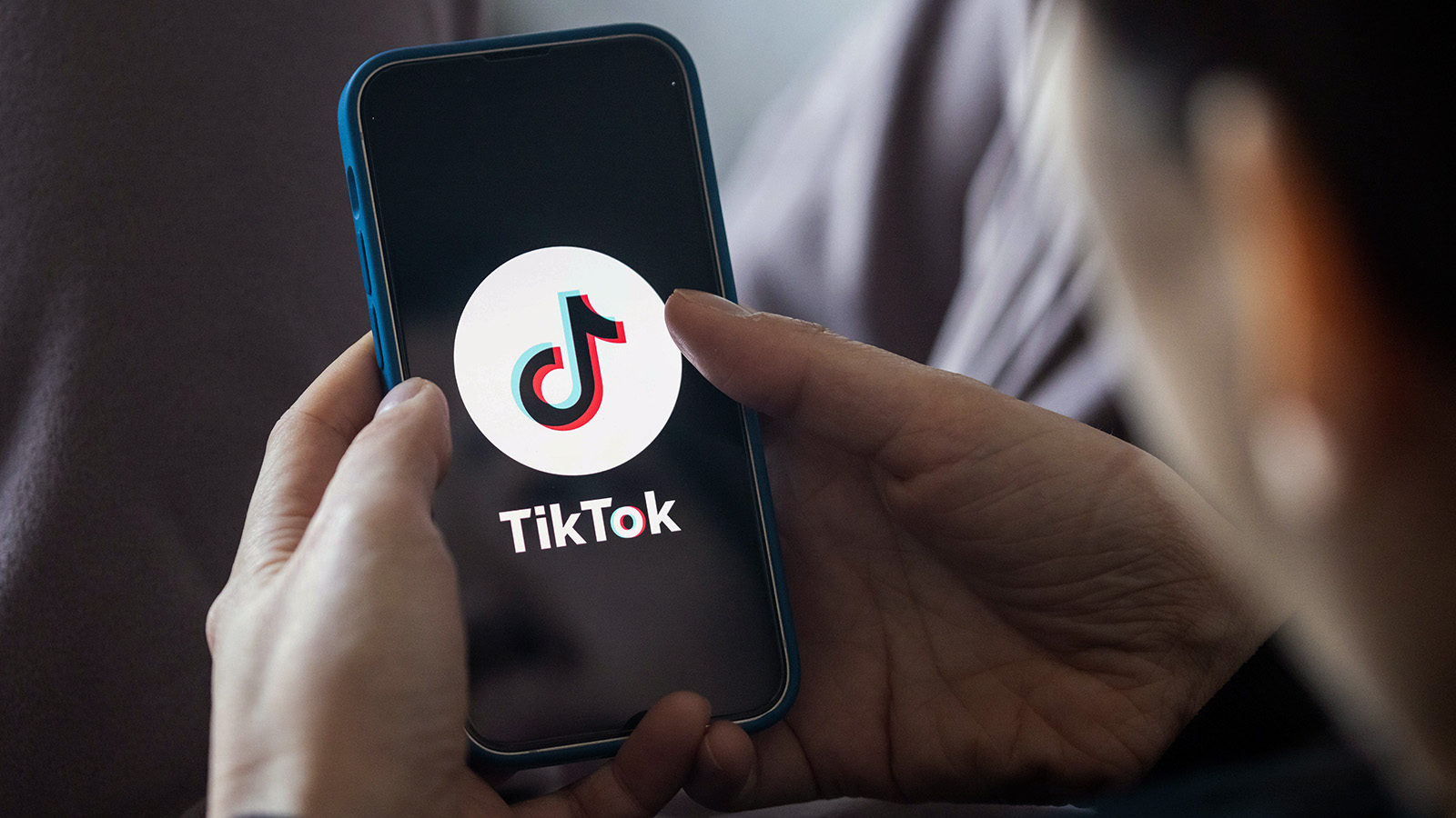 Заробіток у TikTok: через шахраїв мешканка Прикарпаття втратила понад 160 тисяч гривень