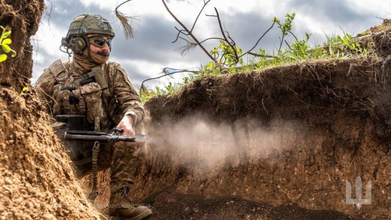 За минулу добу окупанти втратили майже 1300 орків, близько 50 одиниць бронетехніки та 2 коштовні системи ППО