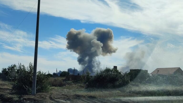 У Криму під час повітряної тривоги було чути вибухи в районі аеродромів