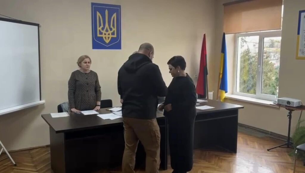 Полеглого військовослужбовця із Отинійської громади Олександра Бурмая відзначено державною нагородою