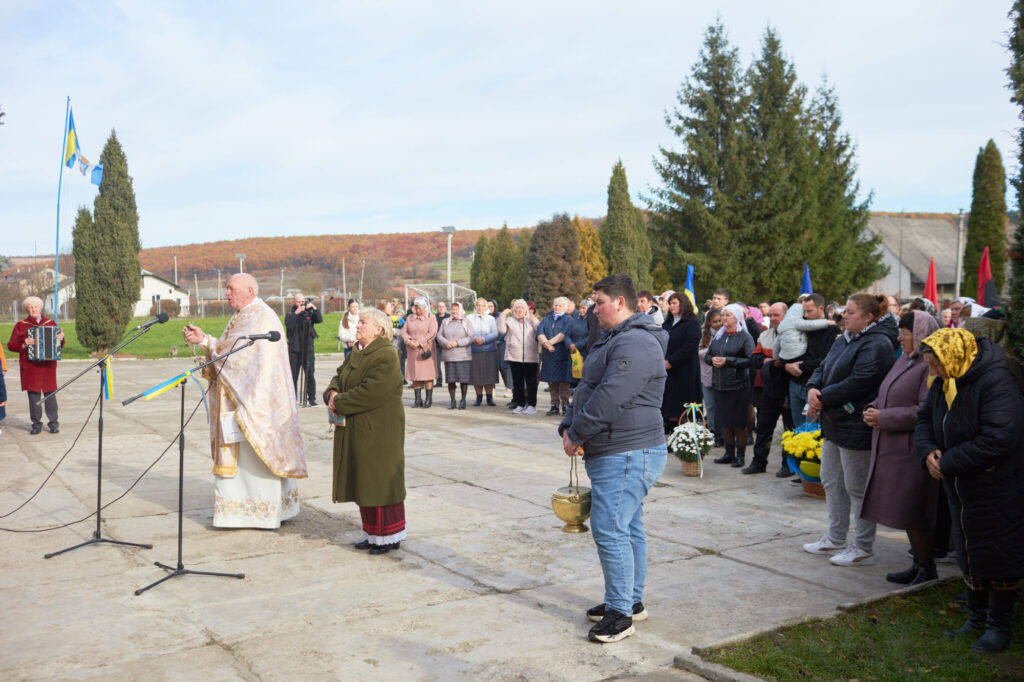 В селі Узин Франківської громади відкрили анотаційну дошку полеглому Сергію Куденьчуку. ФОТО