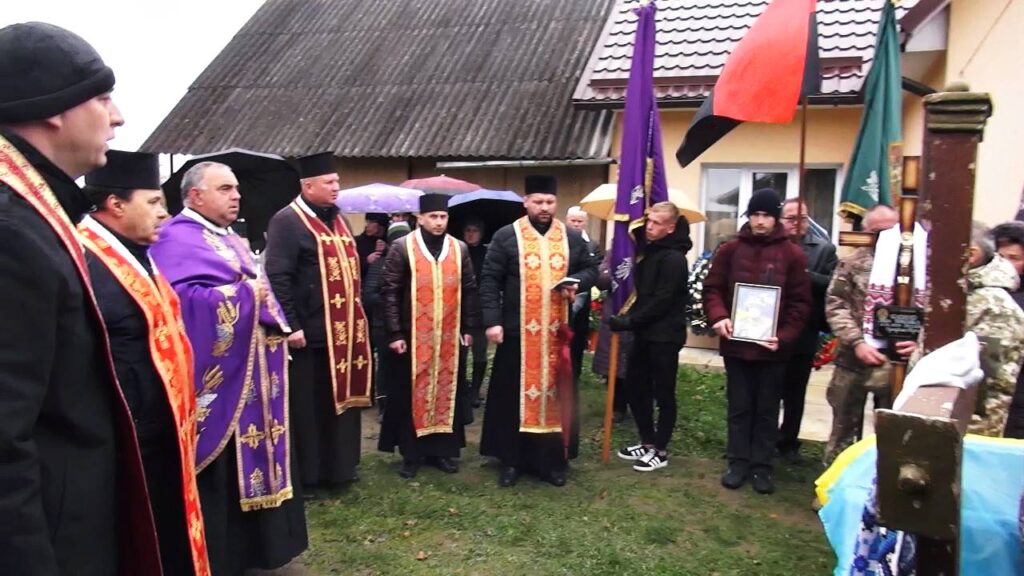 У Брошнів-Осадській громаді в останню путь провели військового Івана Шкредка