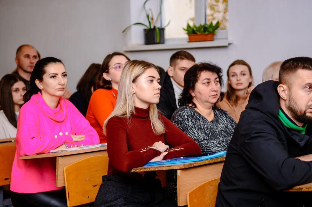 В ІФНТУНГ експерти обговорили легальне володіння зброєю та протидію її незаконному обігу