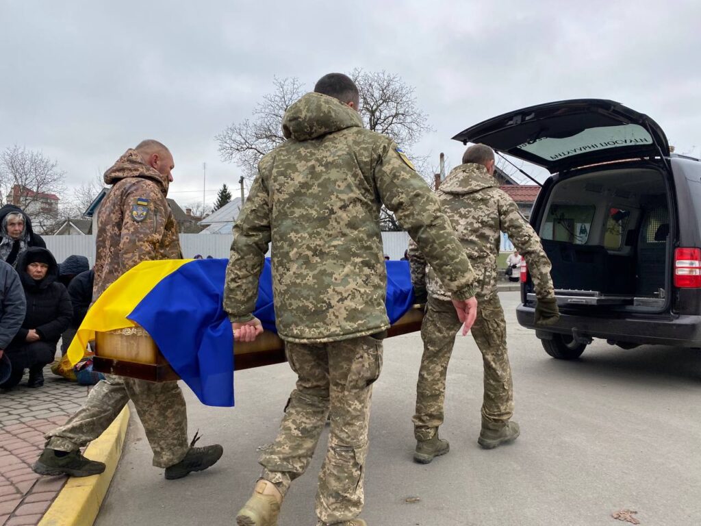 Городенківська громада віддала шану воїну Бойку Олегу