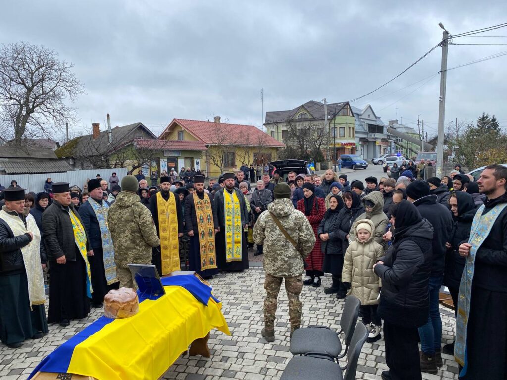 Городенківська громада віддала шану воїну Бойку Олегу