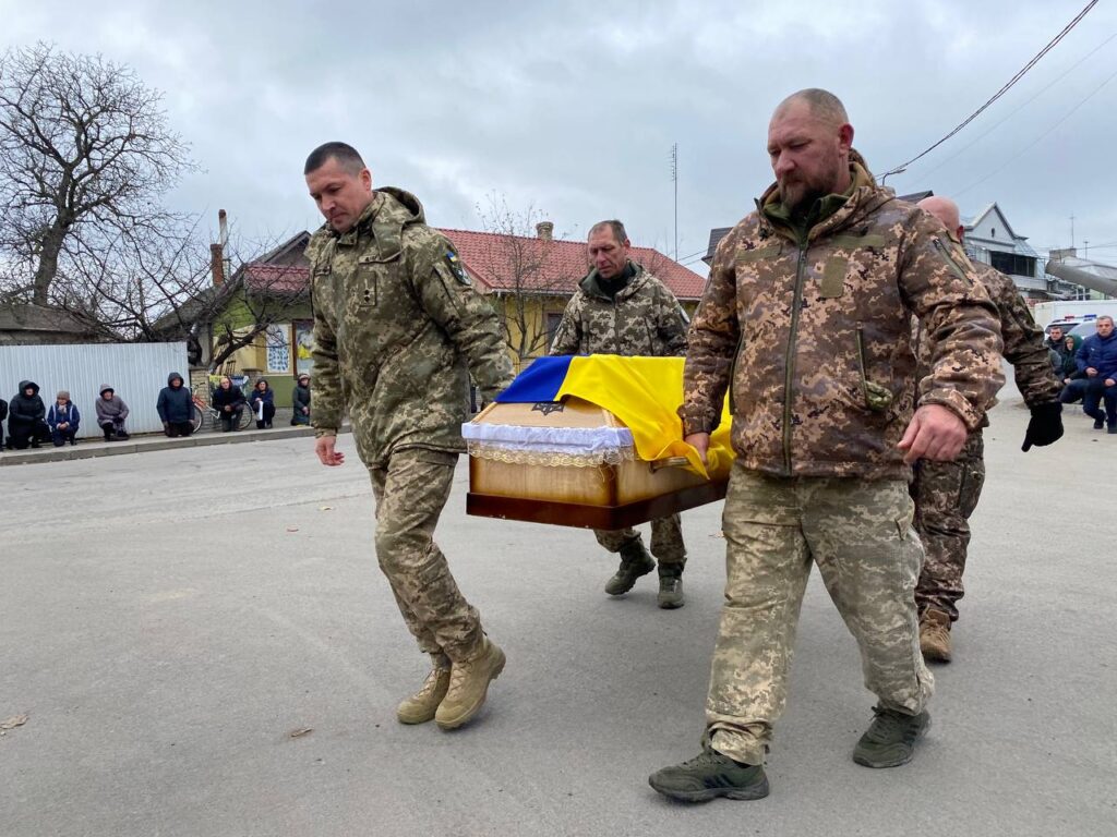 Городенківська громада віддала шану воїну Бойку Олегу