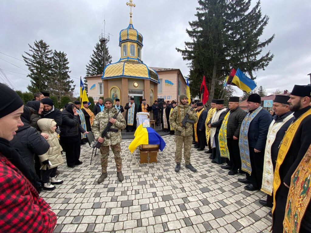 Городенківська громада віддала шану воїну Бойку Олегу