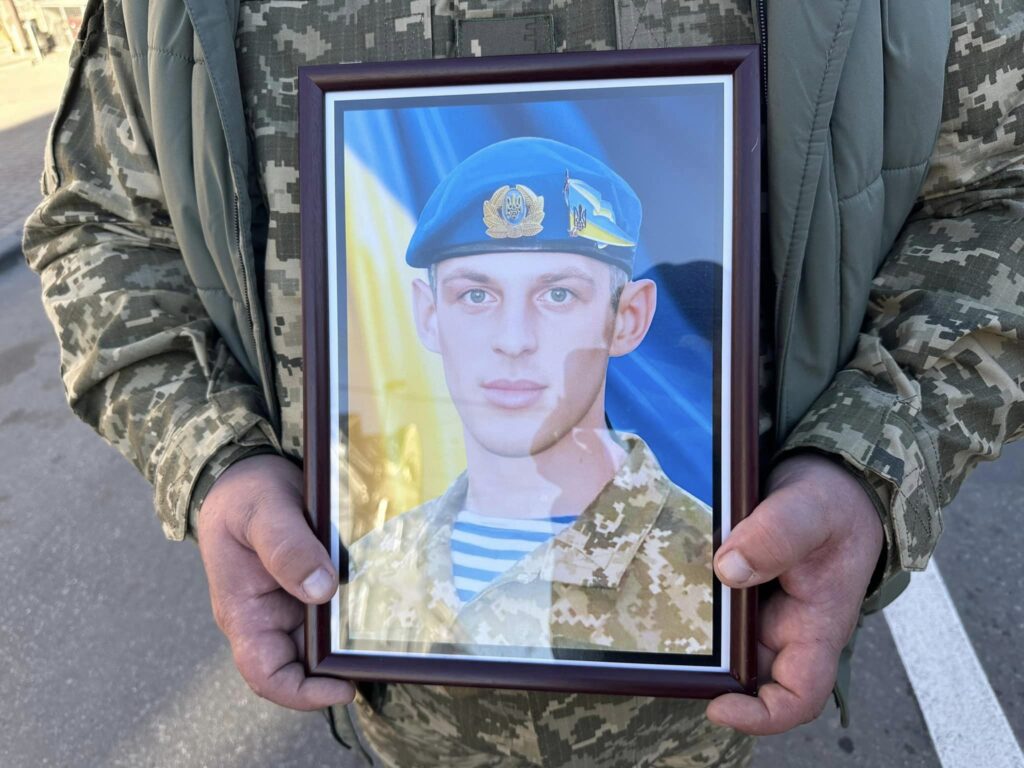 Сьогодні Надвірнянщина попрощалась зі своїм захисником,Василем Грицівим,Зіновій Андрійович