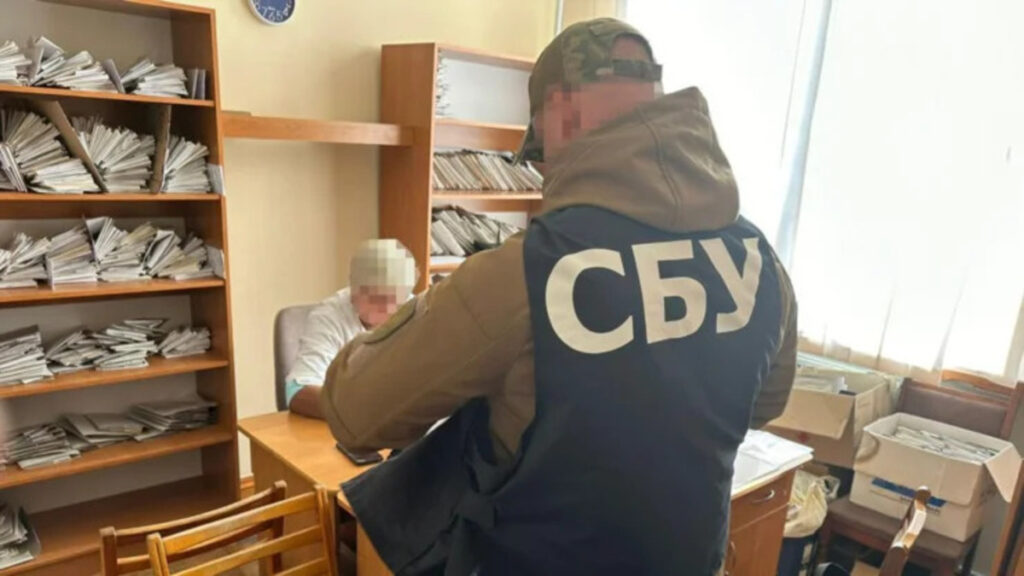 кому з обласної МСЕК мав передати хабар затриманий у Франківську посередник,корупція на прикарпатті,мсек на прикарпатті