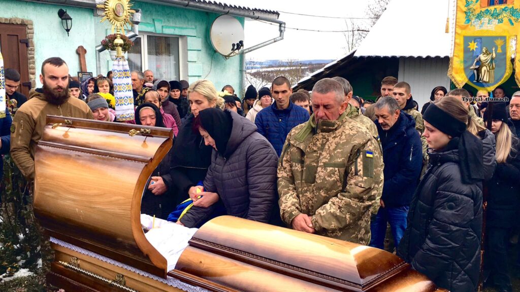 На Тлумаччині попрощалися з полеглим Героєм Василем Рибчином ФОТО