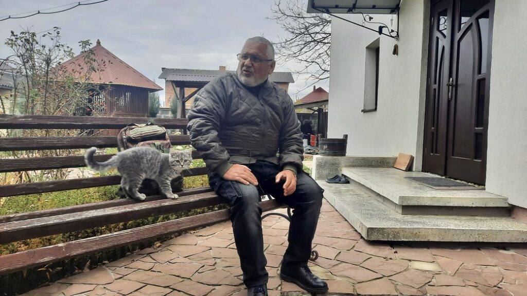 Лікував військових, тепер — цивільних. Історія ветерана з Івано-Франківщини Миколи Олексієнка