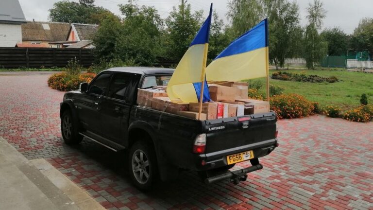 Кабмін спростив реєстрацію волонтерських авто для військових