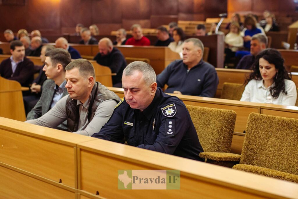 Cесія Івано-Франківської обласної ради в обличчях. ФОТОРЕПОРТАЖ