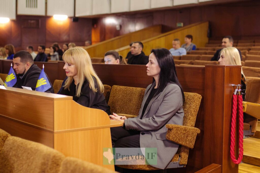 Cесія Івано-Франківської обласної ради в обличчях. ФОТОРЕПОРТАЖ