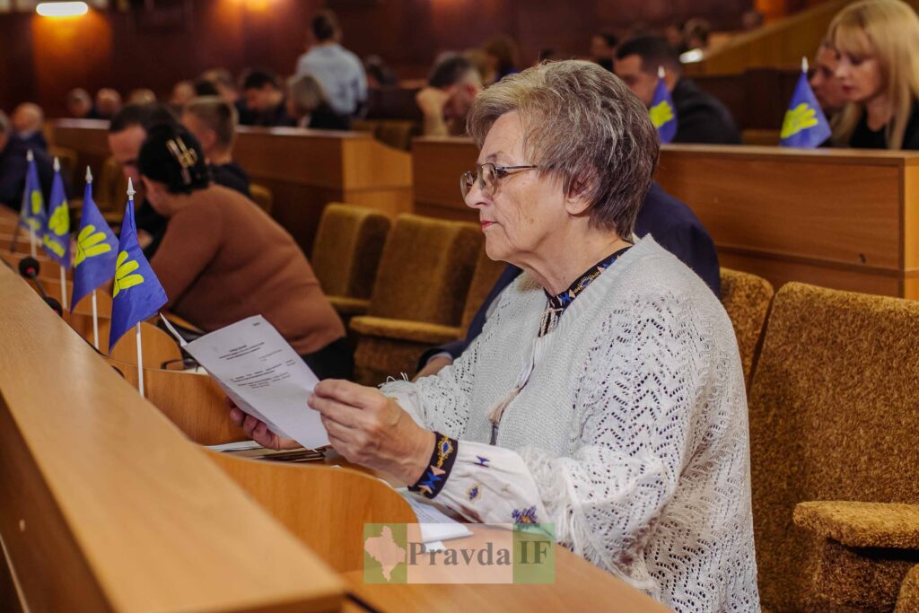 Cесія Івано-Франківської обласної ради в обличчях. ФОТОРЕПОРТАЖ