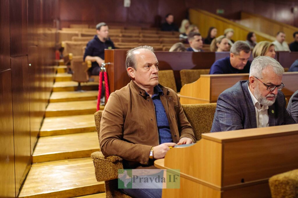 Cесія Івано-Франківської обласної ради в обличчях. ФОТОРЕПОРТАЖ