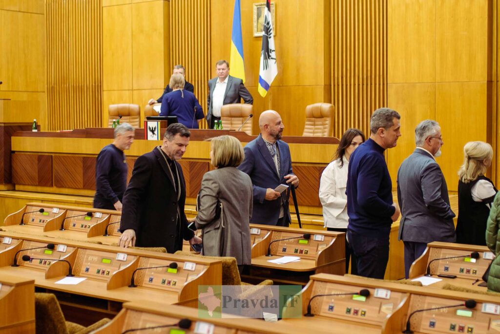 Cесія Івано-Франківської обласної ради в обличчях. ФОТОРЕПОРТАЖ