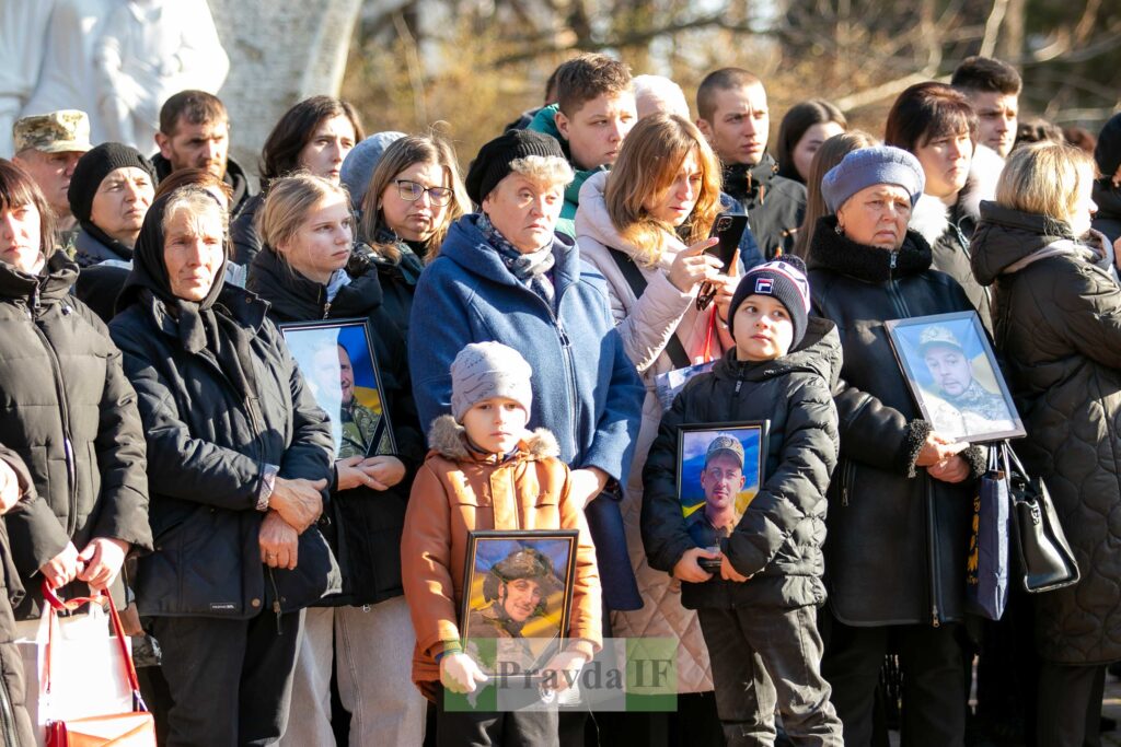 В Івано-Франківську вшанували пам'ять полеглих бійців. ФОТО