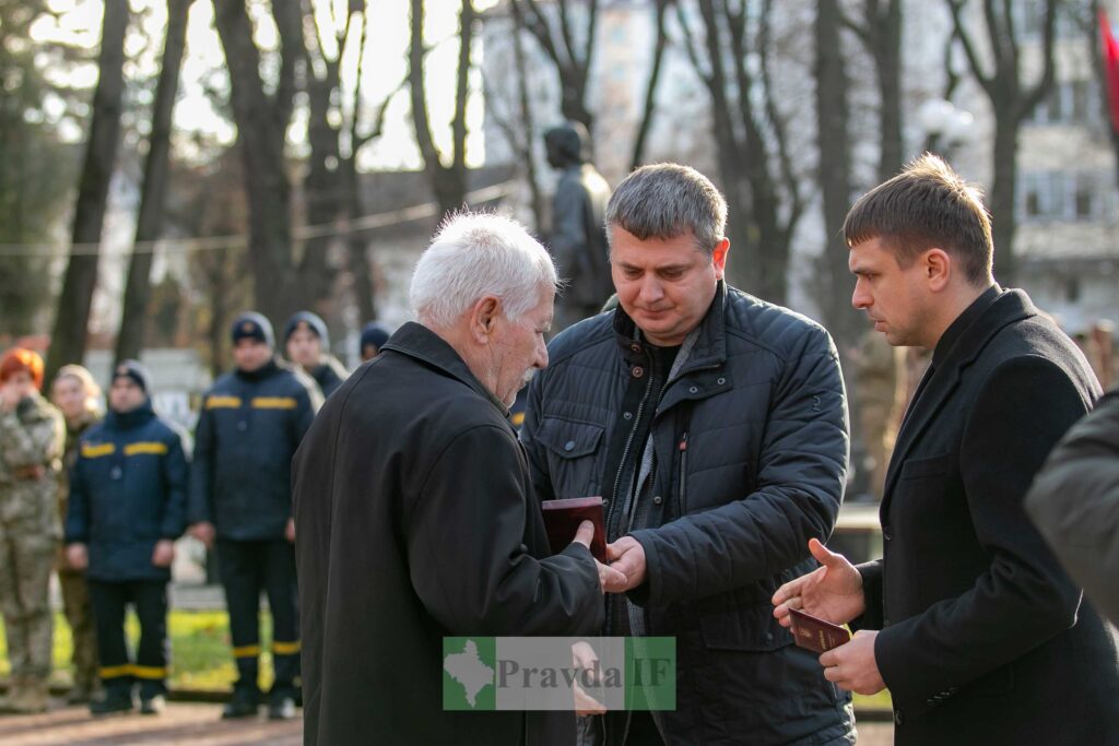 В Івано-Франківську вшанували пам'ять полеглих бійців. ФОТО