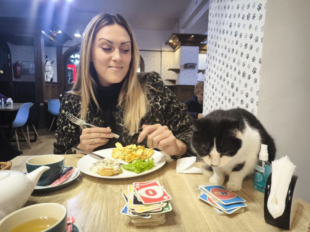 Треба починати з себе: як переселенка з Маріуполя стала мовною волонтеркою у Франківську