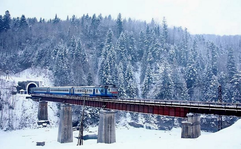 Укрзалізниця запускає новий потяг до Карпат