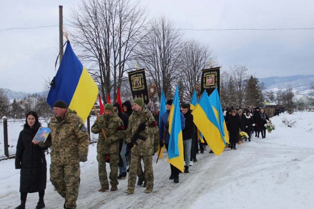 Був освітянином та пластуном: Делятинська громада провела до місця останнього спочинку старшого солдата Василя Дідика