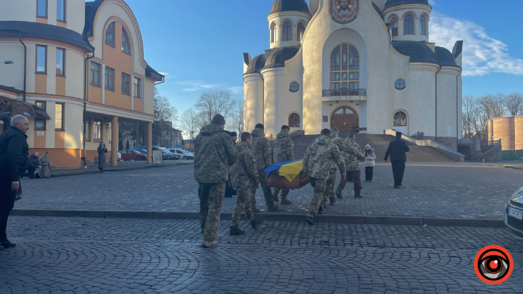 Сьогодні Коломия прощатиметься із відважним воїном Романом Григорчуком