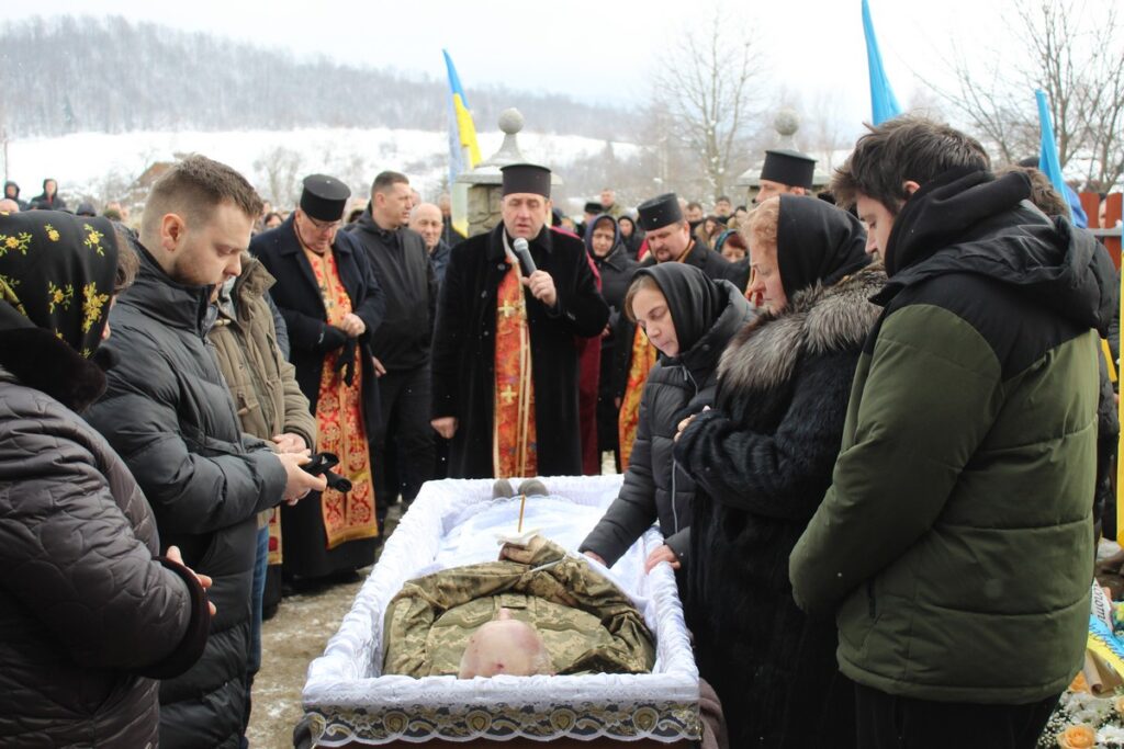 Був освітянином та пластуном: Делятинська громада провела до місця останнього спочинку старшого солдата Василя Дідика