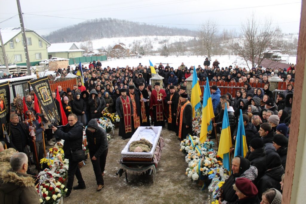 Був освітянином та пластуном: Делятинська громада провела до місця останнього спочинку старшого солдата Василя Дідика